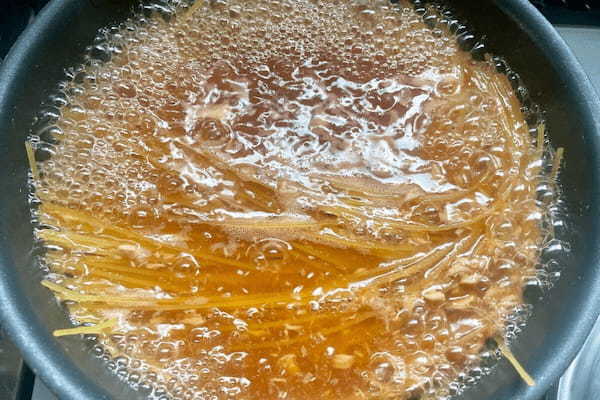 DELISH KITCHENの「ケチャプツナパスタ」　ワンパン＆包丁要らずで作るごちそうパスタが美味しすぎ…