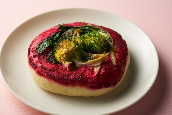 【プラントベースの1110 CAFE / BAKERY】桜色の期間限定商品が登場！／桜の下で、彩り豊かなBEETSを、心地の良いBeatとともに