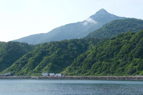 【四季と宿をめぐる旅】北海道〜旅館 雪国と利尻富士登山〜