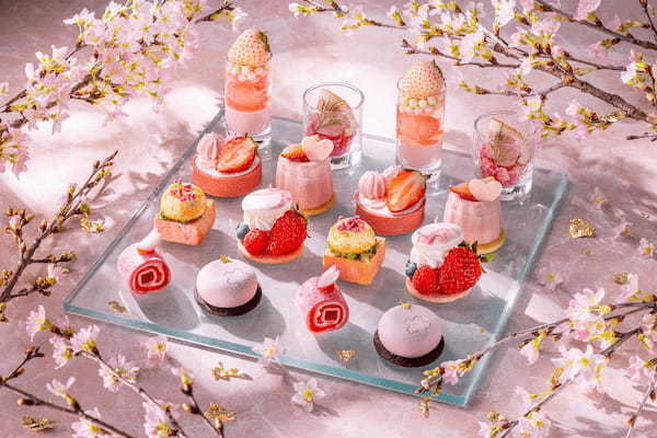 コンラッド東京、「桜ストロベリーのグレイスフル・アフタヌーンティー」を3月1日より開催