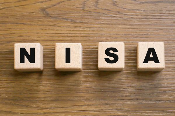 NISA（一般NISA）からつみたてNISA（積立NISA）に口座変更すると保有資産はどうなる？