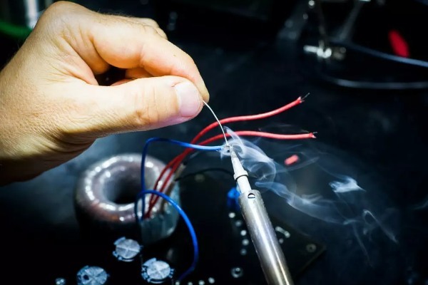 【バイク基礎知識】電源の取り出し方法を徹底解説！初心者も簡単にできるおすすめは？