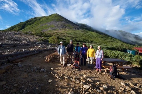 【山好きおとうさんのよも山ばなし】滑る足元対策、火山登山で活躍したアイテムとは？