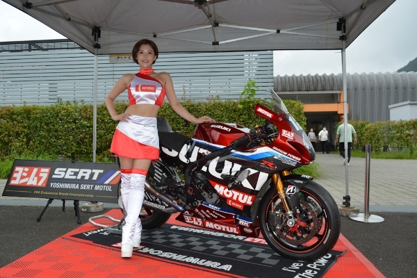4輪ホイールメーカーのウェッズが2輪のヨシムラジャパンとスポンサー契約を締結！