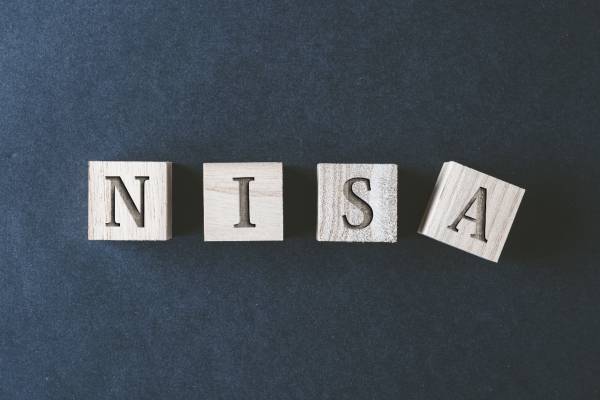 NISA口座の金融機関を変更すべき4つのケースと注意点