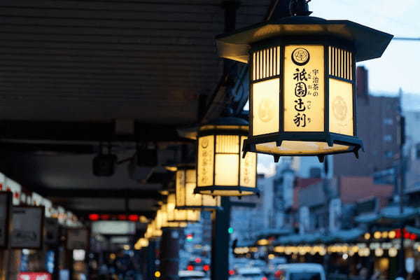 祇園辻利の2023年「母の日ギフト」は、宇治茶の味わいで“心を満たす”ひとときをお届けします。