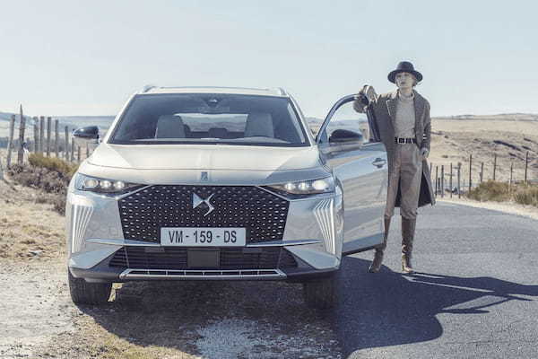 DSオートモビル　DS7の特別仕様車2モーター式PHEVの「DS7 OPERA E-TENSE 4×4 Pearl Grey Edition」を発売