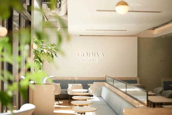 「GODIVA café THE OUTLETS SHONAN HIRATSUKA」オープン~2023年4月28日(金)9時より~ワンハンドで食べられるソフトクリームとワッフルの限定メニューが登場