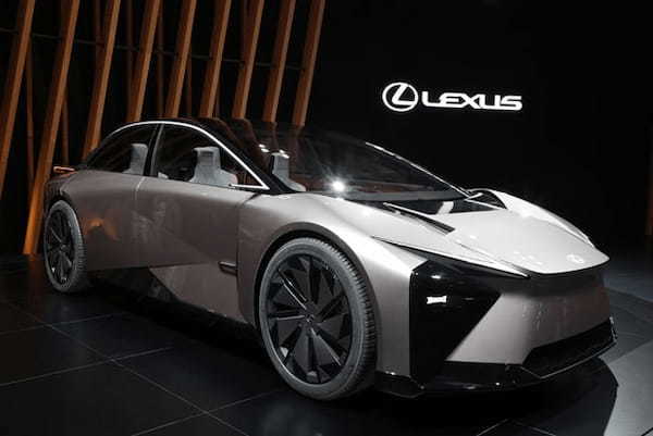 レクサスが2026年導入予定の次世代BEVのコンセプトモデル「LF-ZC」をジャパンモビリティショー2023で世界初公開