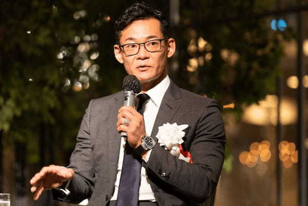 飲食業界の現状と今後を知る。『HAJIME』米田肇シェフほか食団連メンバーが語ったこと 昭和レトロデザインの紙容器入り100%果汁が拡大 第3弾「青森りんごミックス」3日から数量限定発売 エム・シー・フーズ