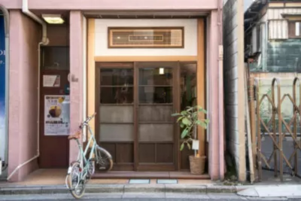 えぇ!今月の給料9000円!? 「気がつけば生保レディで地獄みた。」全国書店で販売中