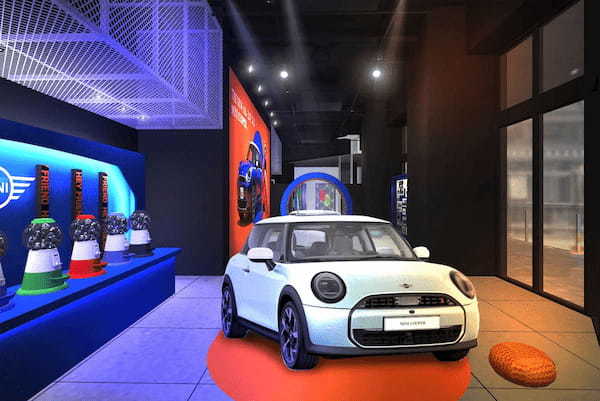 BMW 新型MINIファミリーを渋谷で初展示