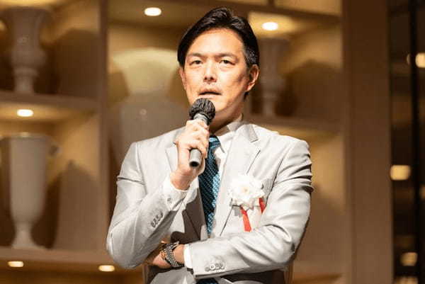 飲食業界の現状と今後を知る。『HAJIME』米田肇シェフほか食団連メンバーが語ったこと 昭和レトロデザインの紙容器入り100%果汁が拡大 第3弾「青森りんごミックス」3日から数量限定発売 エム・シー・フーズ