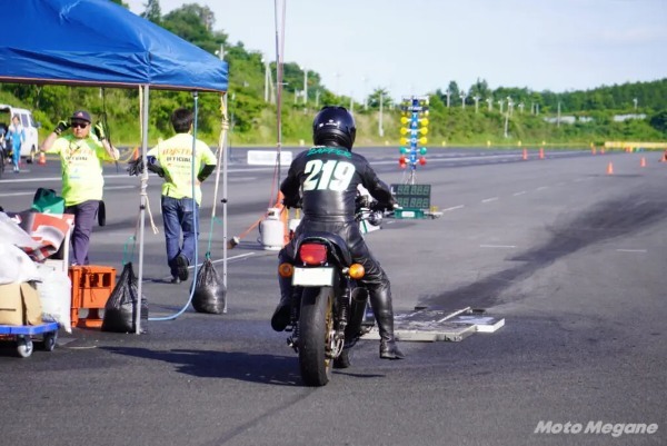 【会場の動画あり】フルスロットルでバイクのポテンシャルを引き出せ！ ドラッグレースが面白い‼︎