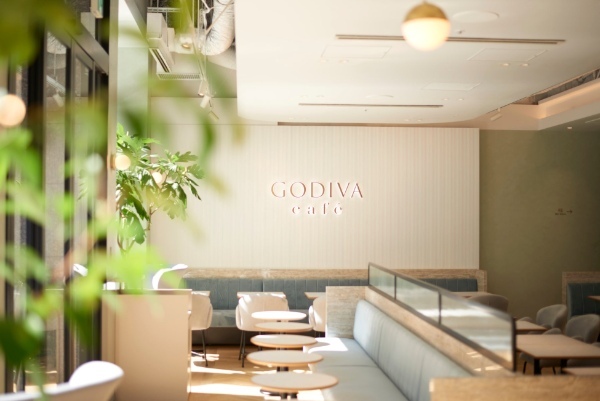 チョコレートケーキセットなど店舗限定メニューが多数登場！「GODIVA café Hibiya」オープン～2023年3月16日（木）9時より～