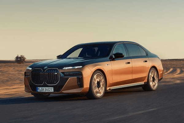 電気自動車のBMW i7シリーズにMハイパフォーマンスモデルと後輪駆動モデルを設定