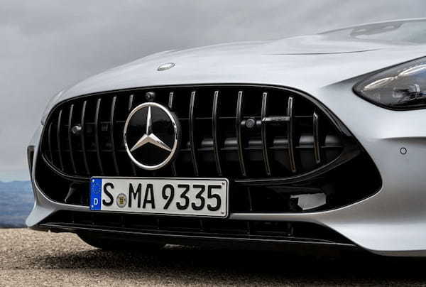 2+2仕様を新設定した新型メルセデスAMG GTクーペが日本デビュー