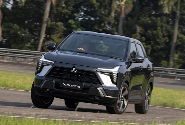 三菱自動車の新型コンパクトSUV「エクスフォース」がインドネシアでワールドプレミア