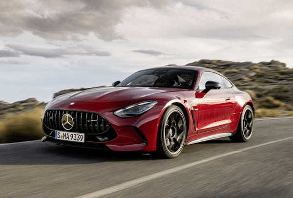 2+2仕様を新設定した新型メルセデスAMG GTクーペが日本デビュー