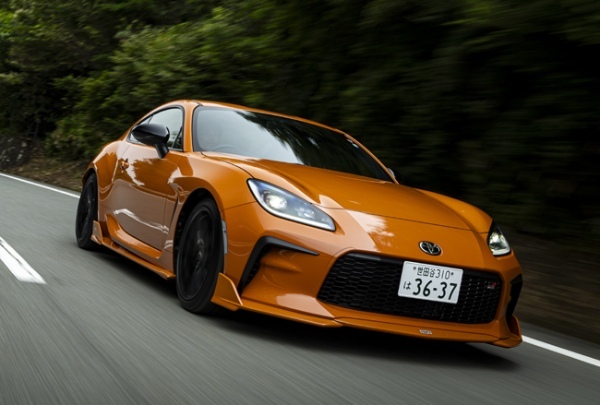 トムスが多様な拡張性を踏まえたGR86のベースコンプリートカーを発表