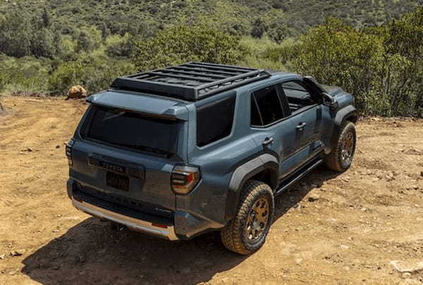 「4EVER Untamed」のキャッチを掲げた第6世代の新型トヨタ・4ランナーが米国デビュー