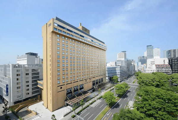 映画のワンシーンをイメージした真っ黒なシュークリーム『主食は金平糖』が登場!名古屋観光ホテルで「アニメージュとジブリ展」コラボレーション企画を開催 4/22~チケット付き宿泊プランや限定スイーツを販売