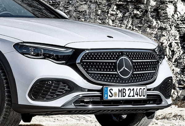 新型メルセデス・ベンツEクラス・ステーションワゴンのクロスオーバーモデルが日本上陸