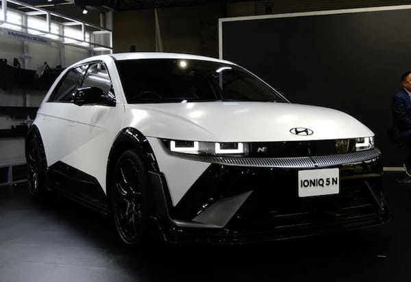 ヒョンデが大阪オートメッセ2025で新世代スモールEV「インスター」とIONIQ 5 N専用ハイパフォーマンスパーツパッケージ「DK Edition」を出展すると予告