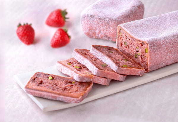 ジョエル・ロブションの春限定シュトーレン　旬の苺を贅沢に使用した「プランタン ～苺のお菓子～」