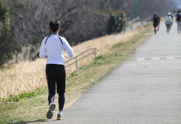 体力をつけたい方必見！坂道ダッシュの効果や正しいトレーニング方法を徹底解説！