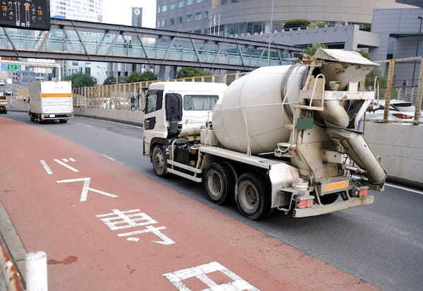 バス専用レーンの走行は原則禁止！左折したい場合はどうする？
