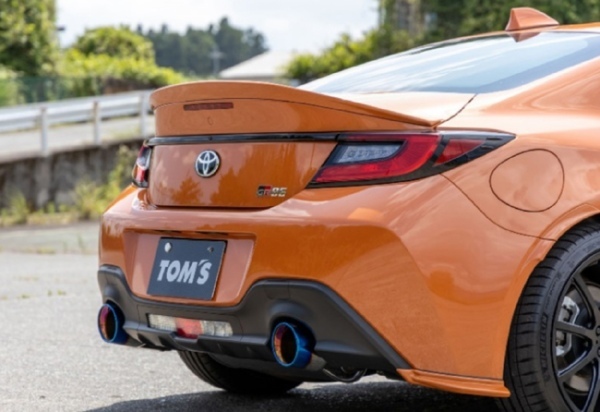 トムスが多様な拡張性を踏まえたGR86のベースコンプリートカーを発表