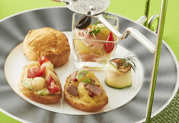 【ホテル日航大阪】夏の始まりはメロンスイーツで決まり！「メロンアフタヌーンティー」＆「メロンパフェ」を5月より販売