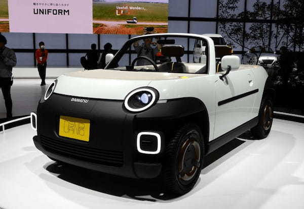 ダイハツがFRレイアウトの小型オープンスポーツ「ビジョン コペン」をジャパンモビリティショー2023で初披露