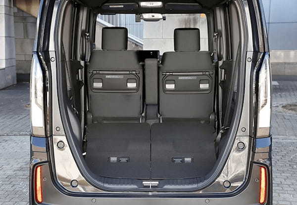 【最新モデル試乗】なぜホンダN-BOXは人気者なのか!? 実際に乗って分かった、その秘密