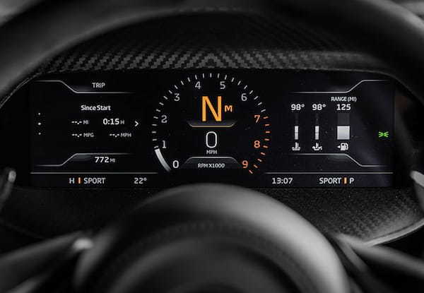 【最新スーパースポーツ試乗】トップスピード332km/h! マクラーレン史上、最もパワフルで軽量な750Sは、ヒトに優しいスーパースポーツでもあった