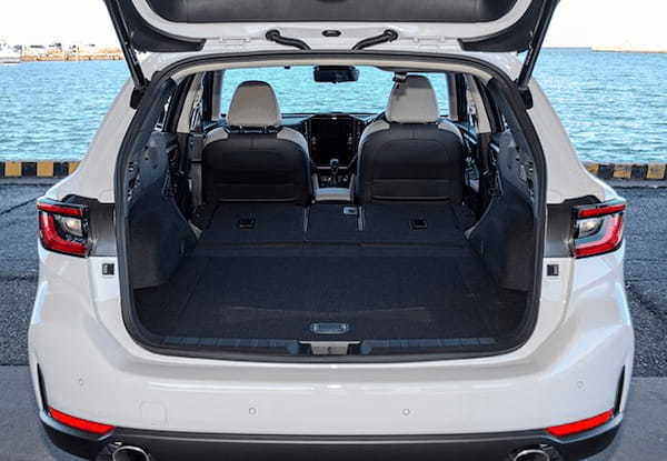 【注目モデル試乗】「快適」というフレーズはこのクルマのためにある! SUBARUの新顔、レヴォーグ・レイバックの絶品クルージング性能