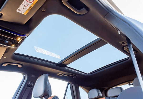 【最新モデル試乗】モーターで118km走る先進PHEV。いま最も賢いメルセデス、GLC350eの卓越パフォーマンス
