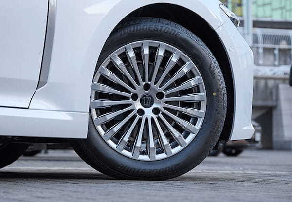 【最新モデル試乗】トヨタ・クラウンの本命セダンが提唱する「ニューフォーマル」という新価値