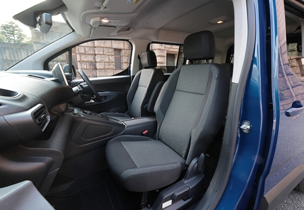 【最新モデル試乗】道具っぽいシンプルさが魅力。ニューMPV、フィアット・ドブロの骨太の個性