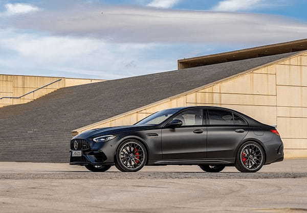 【最新モデル試乗】すべてが新世代。PHEVに進化したAMG・C63S・Eパフォーマンスの驚愕の実力