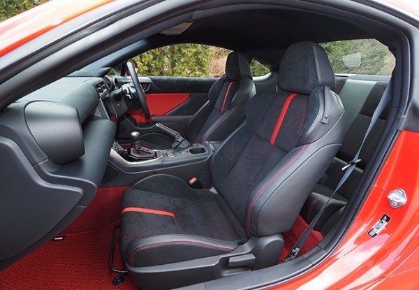 【人気モデル研究】2.4リッターボクサー搭載。パワフルに変身したGR86のドライビングプレジャー