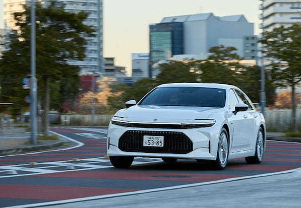 【最新モデル試乗】トヨタ・クラウンの本命セダンが提唱する「ニューフォーマル」という新価値