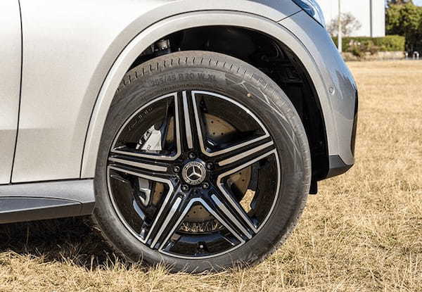 【最新モデル試乗】モーターで118km走る先進PHEV。いま最も賢いメルセデス、GLC350eの卓越パフォーマンス