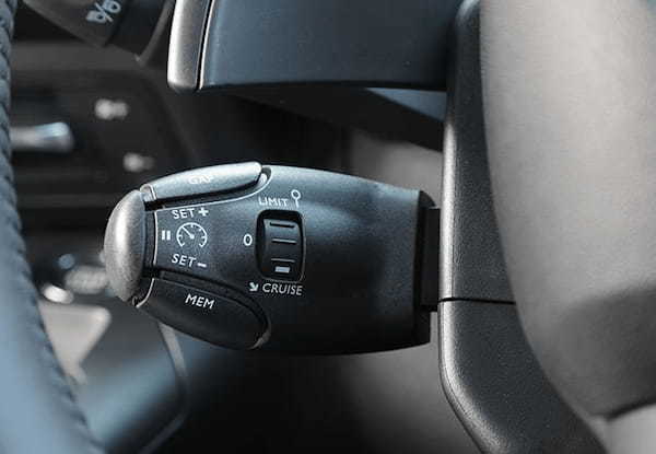 【最新モデル試乗】道具っぽいシンプルさが魅力。ニューMPV、フィアット・ドブロの骨太の個性