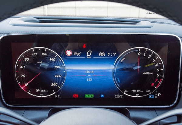 【最新モデル試乗】モーターで118km走る先進PHEV。いま最も賢いメルセデス、GLC350eの卓越パフォーマンス