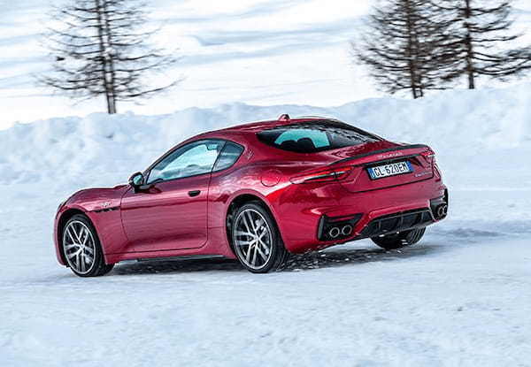 【最新モデル試乗】最後のV8マセラティを北イタリアで雪上ドライブ