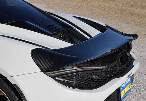 【最新スーパースポーツ試乗】トップスピード332km/h! マクラーレン史上、最もパワフルで軽量な750Sは、ヒトに優しいスーパースポーツでもあった
