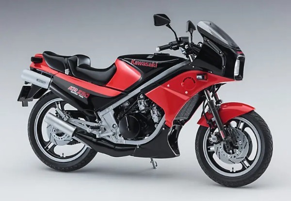 寒い日にコタツに入って作りたい バイク模型5選!