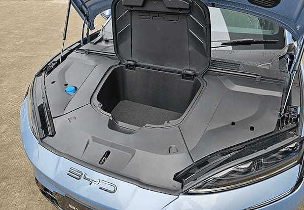 【最新モデル試乗】独自の走りの世界を構築。BEVスポーツ、BYDシールのほとばしるパッションを体感。これは凄いぞ！